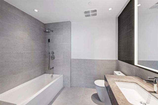 500 Alton Rd. 3004, Miami Beach, FL 33139