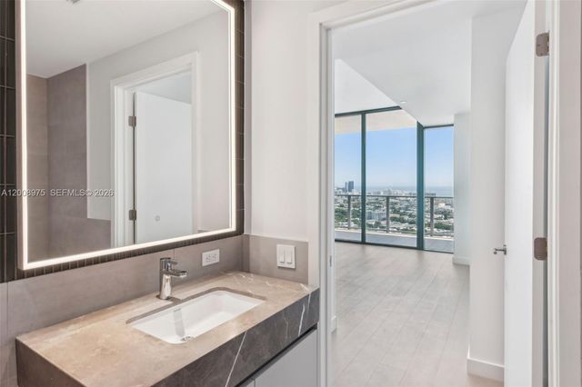 500 Alton Rd. 3004, Miami Beach, FL 33139