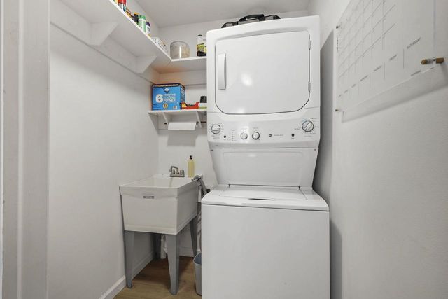 12 Red Cedar Trail, Madison, WI 53717