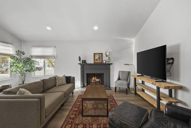 12 Red Cedar Trail, Madison, WI 53717