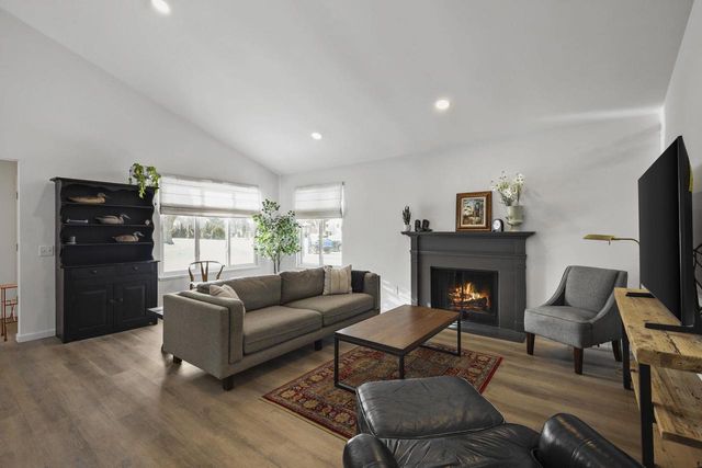 12 Red Cedar Trail, Madison, WI 53717