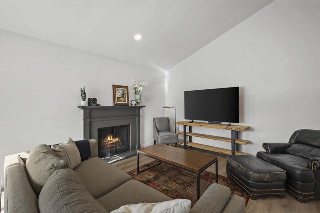 12 Red Cedar Trail, Madison, WI 53717