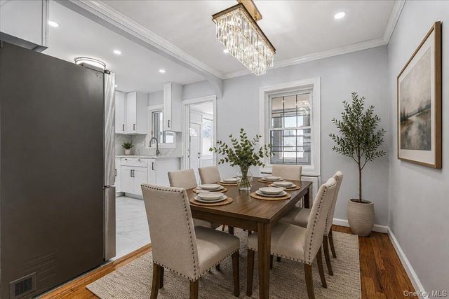 15 Astor Place, Valley Stream, NY 11581