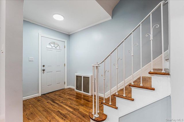 15 Astor Place, Valley Stream, NY 11581