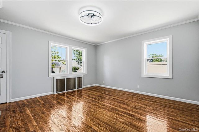 15 Astor Place, Valley Stream, NY 11581
