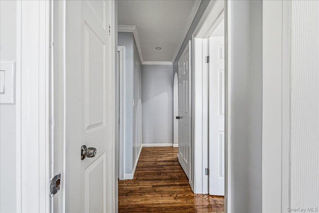 15 Astor Place, Valley Stream, NY 11581