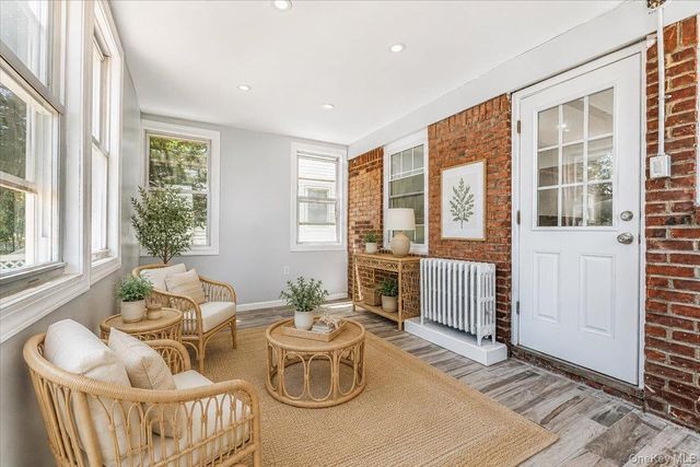 15 Astor Place, Valley Stream, NY 11581