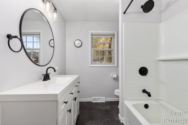 2203 Lacrosse Street, Wyoming, MI 49519