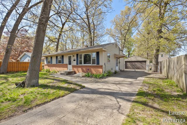 2203 Lacrosse Street, Wyoming, MI 49519