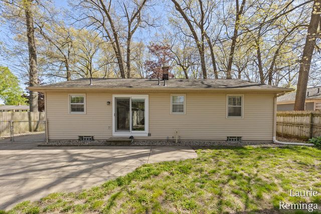 2203 Lacrosse Street, Wyoming, MI 49519