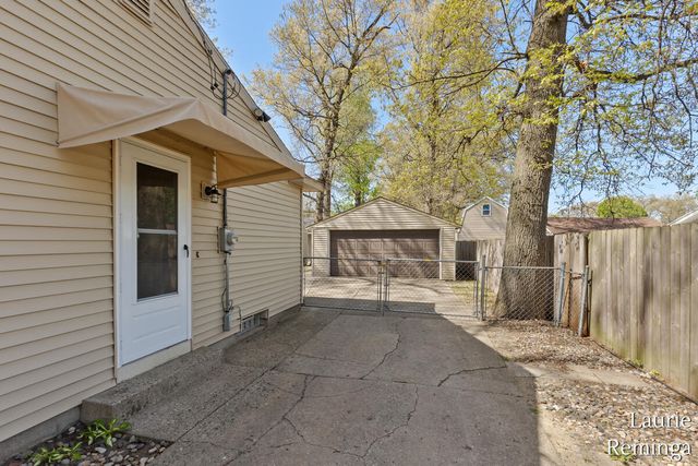 2203 Lacrosse Street, Wyoming, MI 49519
