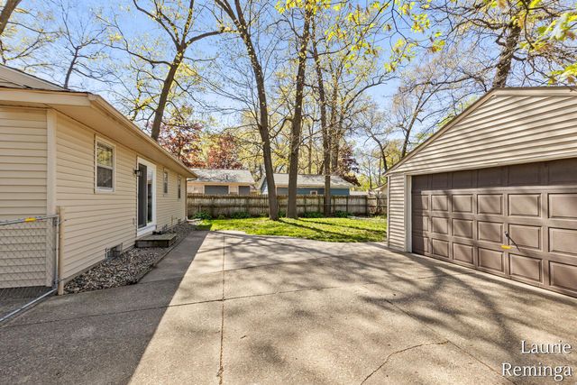 2203 Lacrosse Street, Wyoming, MI 49519