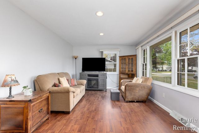 2203 Lacrosse Street, Wyoming, MI 49519