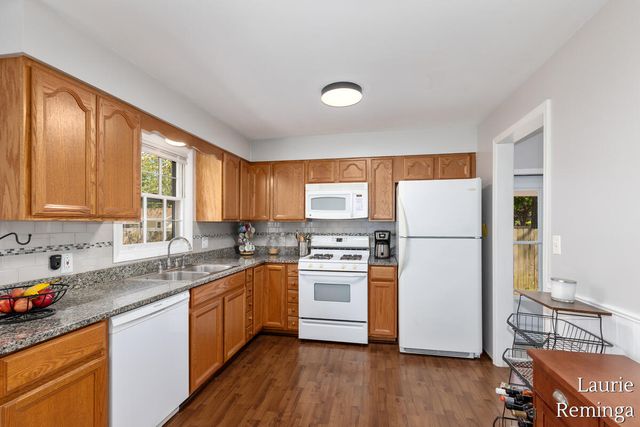 2203 Lacrosse Street, Wyoming, MI 49519