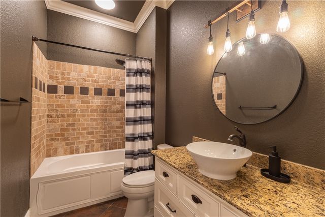 1602 NE Chapel Hill Drive, Bentonville, AR 72712