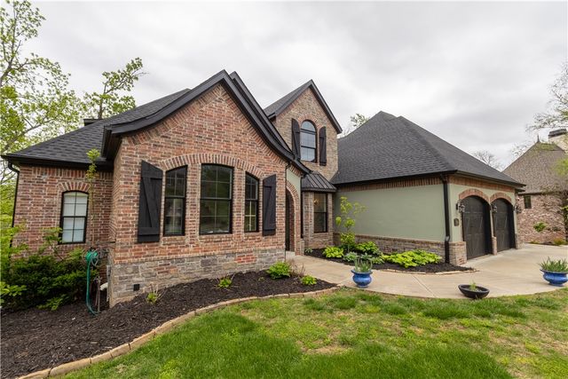 1602 NE Chapel Hill Drive, Bentonville, AR 72712