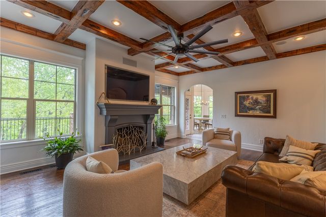 1602 NE Chapel Hill Drive, Bentonville, AR 72712