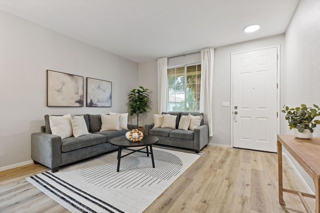 6608 Trailride Way, Citrus Heights, CA 95621