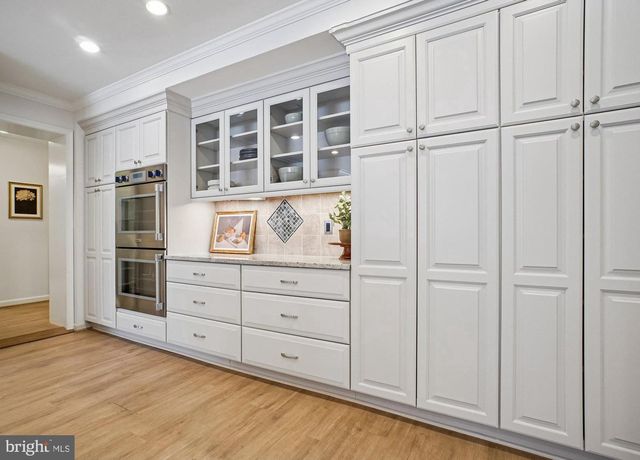 8512 BURNING TREE RD, Bethesda, MD 20817