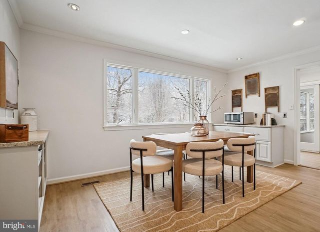 8512 BURNING TREE RD, Bethesda, MD 20817