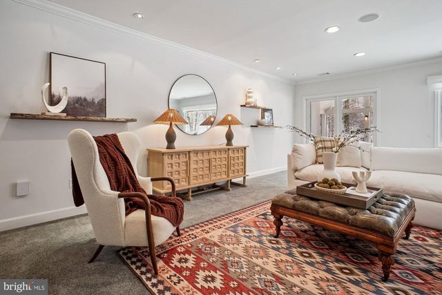 8512 BURNING TREE RD, Bethesda, MD 20817