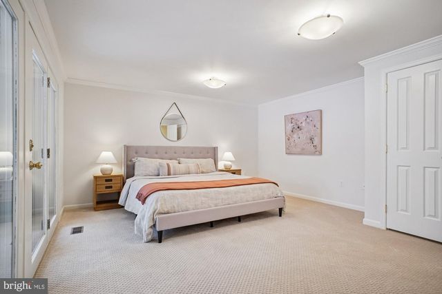 8512 BURNING TREE RD, Bethesda, MD 20817