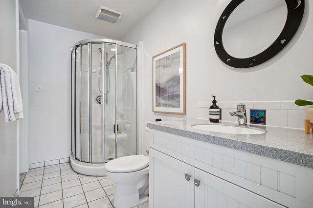 8512 BURNING TREE RD, Bethesda, MD 20817