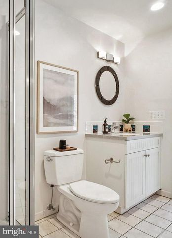 8512 BURNING TREE RD, Bethesda, MD 20817