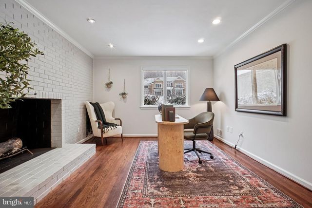 8512 BURNING TREE RD, Bethesda, MD 20817