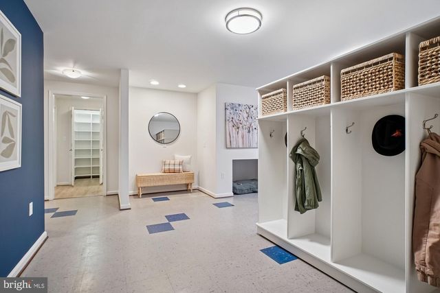 8512 BURNING TREE RD, Bethesda, MD 20817