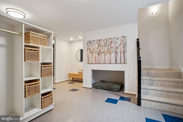 8512 BURNING TREE RD, Bethesda, MD 20817