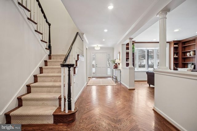 8512 BURNING TREE RD, Bethesda, MD 20817