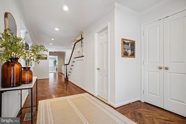 8512 BURNING TREE RD, Bethesda, MD 20817