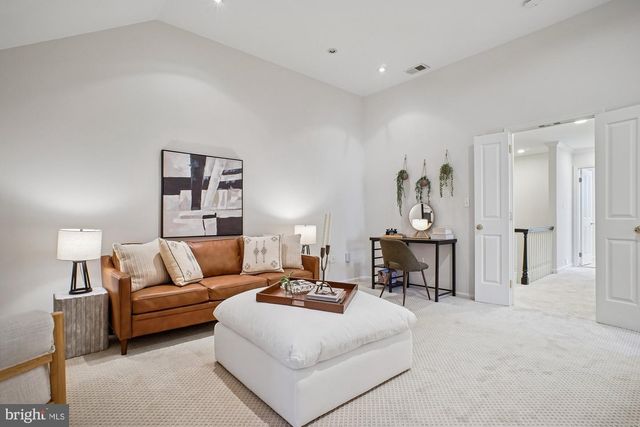 8512 BURNING TREE RD, Bethesda, MD 20817