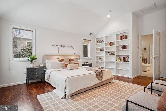 8512 BURNING TREE RD, Bethesda, MD 20817