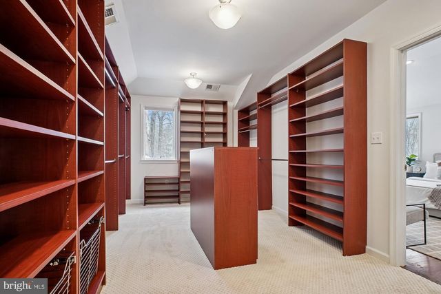 8512 BURNING TREE RD, Bethesda, MD 20817