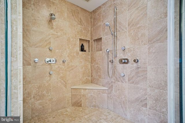 8512 BURNING TREE RD, Bethesda, MD 20817