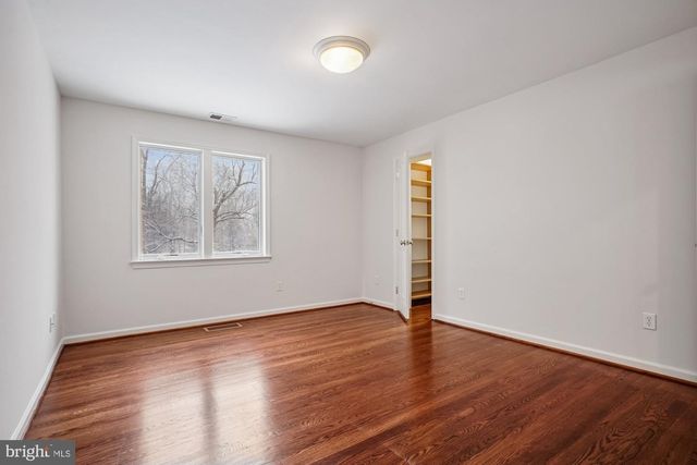 8512 BURNING TREE RD, Bethesda, MD 20817