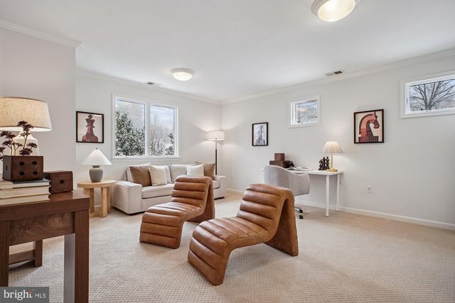 8512 BURNING TREE RD, Bethesda, MD 20817