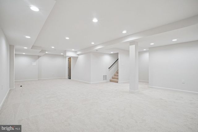 8512 BURNING TREE RD, Bethesda, MD 20817