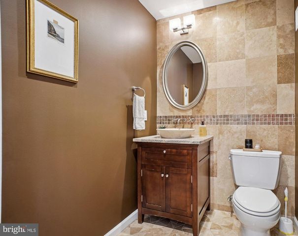 8512 BURNING TREE RD, Bethesda, MD 20817