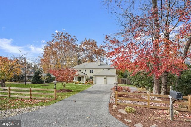 8512 BURNING TREE RD, Bethesda, MD 20817