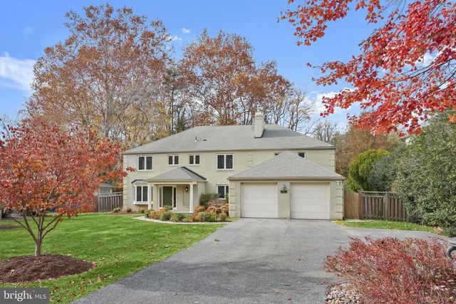 8512 BURNING TREE RD, Bethesda, MD 20817