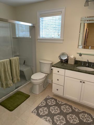 900 Greendale 3, Needham, MA 02492