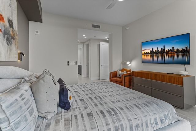 275 1ST AVENUE S 1701, St Petersburg, FL 33701