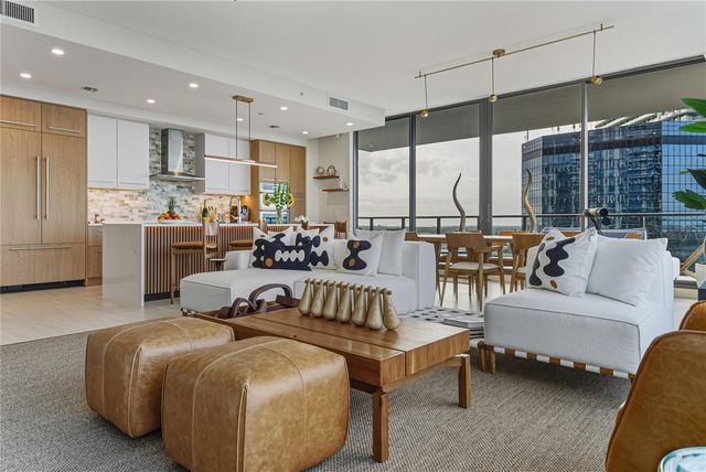 275 1ST AVENUE S 1701, St Petersburg, FL 33701