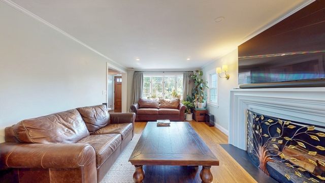 49 Ripley Rd, Medford, MA 02155