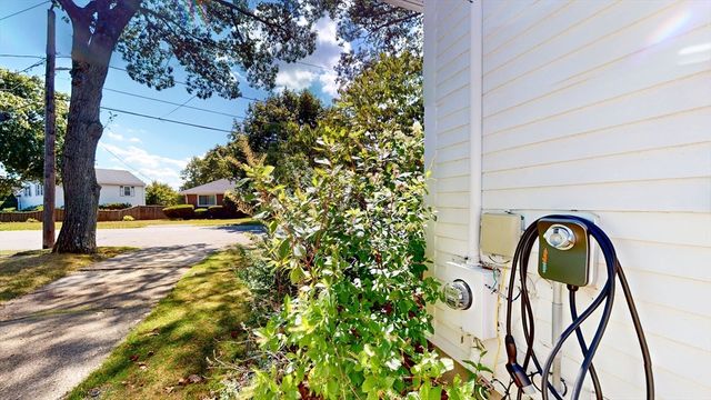 49 Ripley Rd, Medford, MA 02155