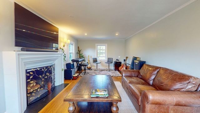 49 Ripley Rd, Medford, MA 02155