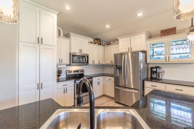 15326 Spring Oaks Dr, Lindale, TX 75771